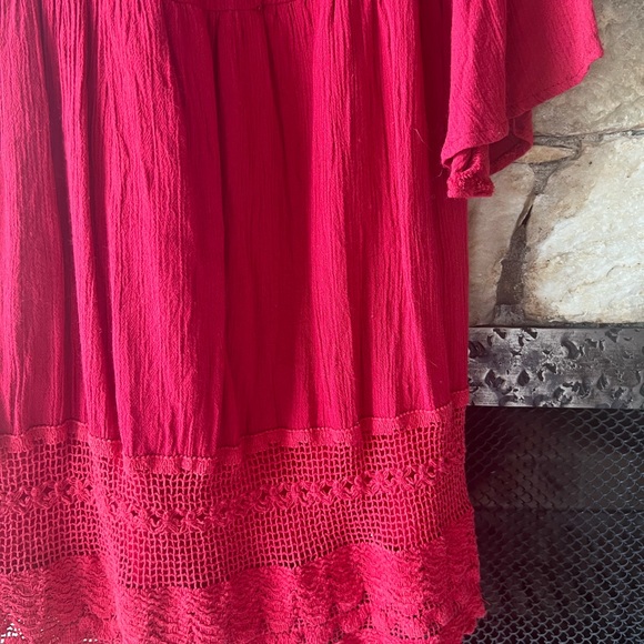 Soft and Comfortable Red Dress - Picture 4 of 5